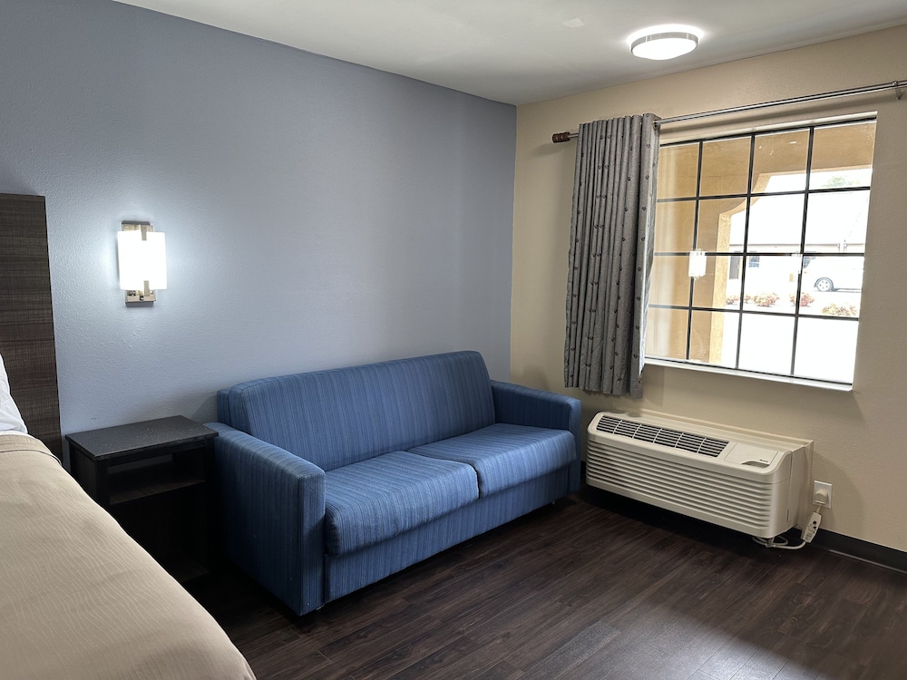 Express Inn Suites 27/52