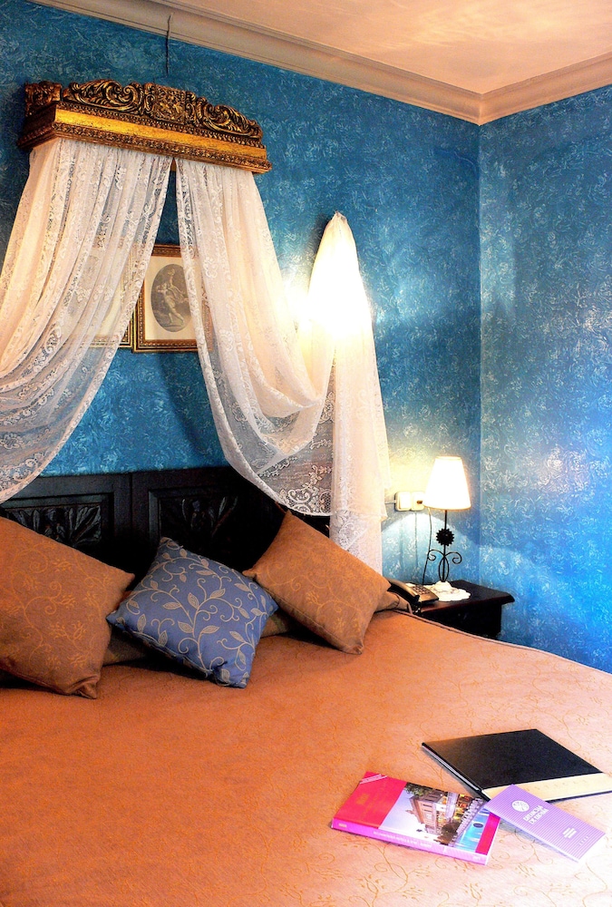 Hacienda El Santiscal - Adults Only 35/44
