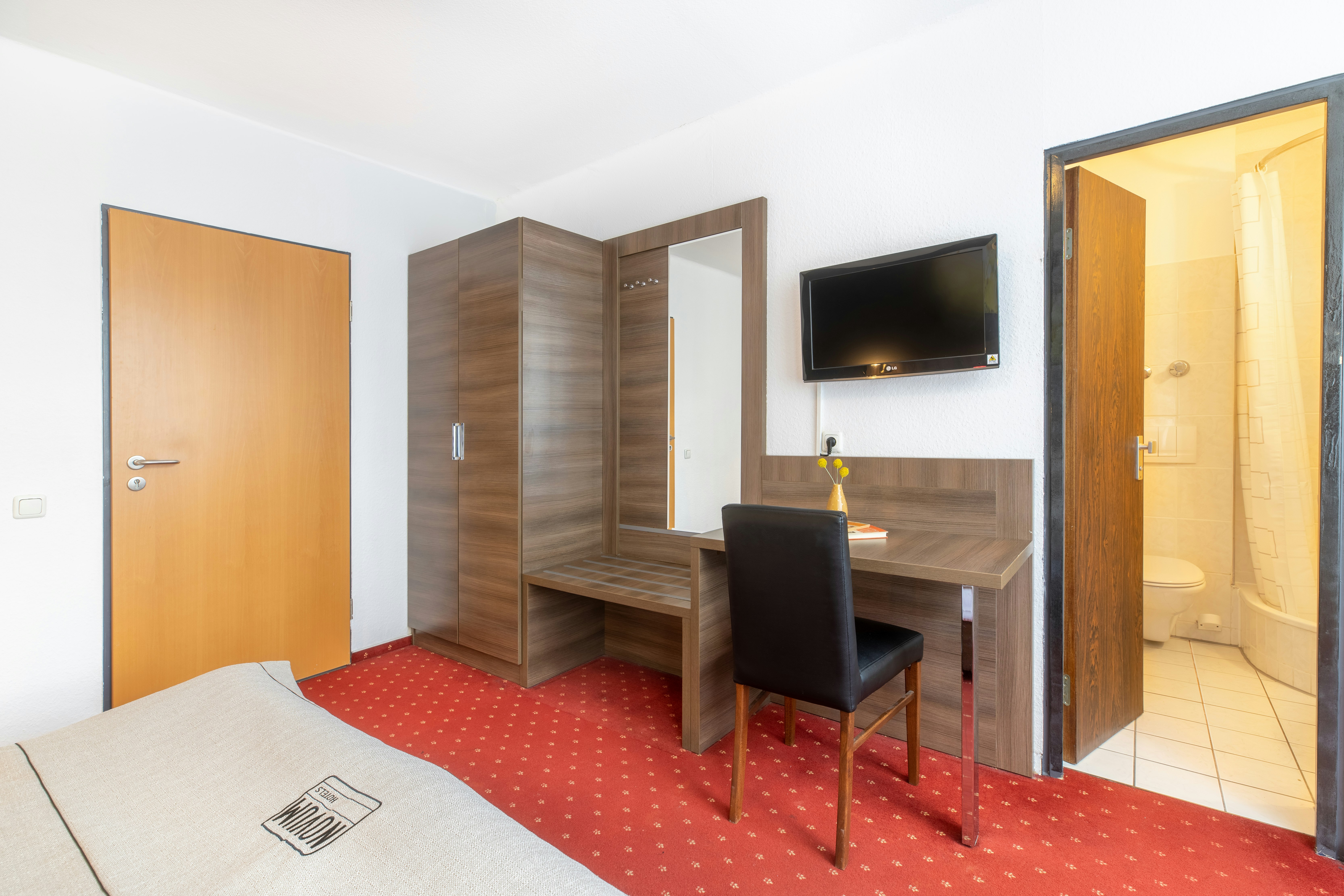 Hotel Leonet 66/71