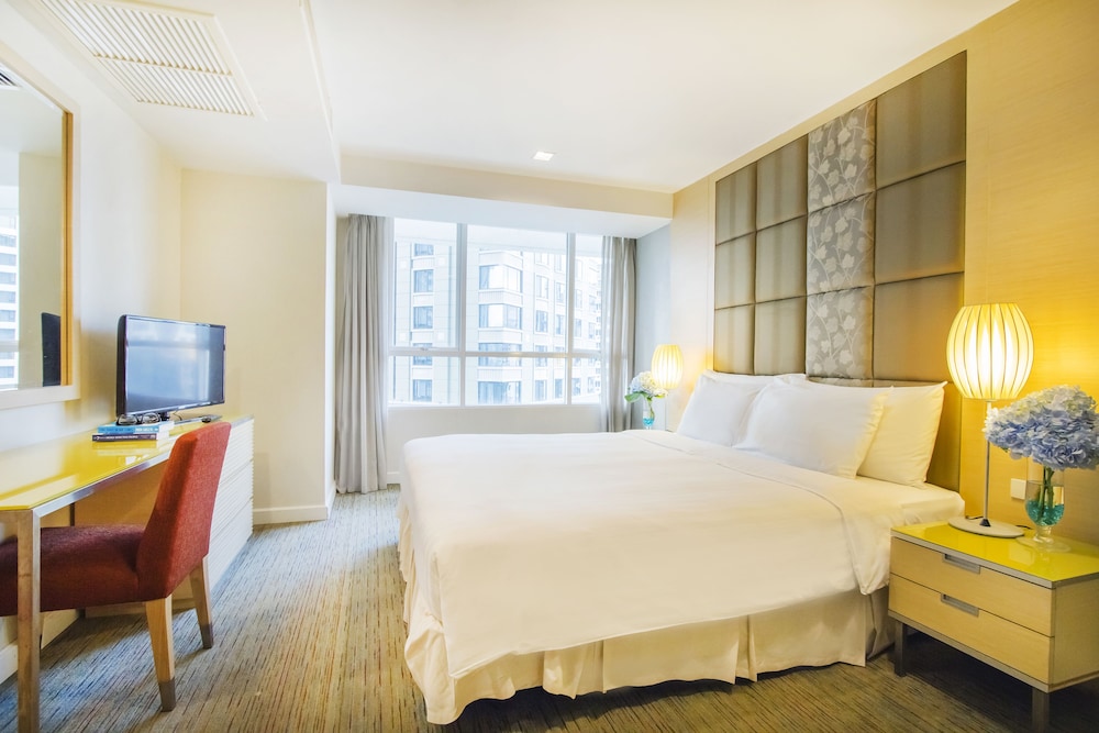 Urbana Langsuan Bangkok, Thailand 26/86