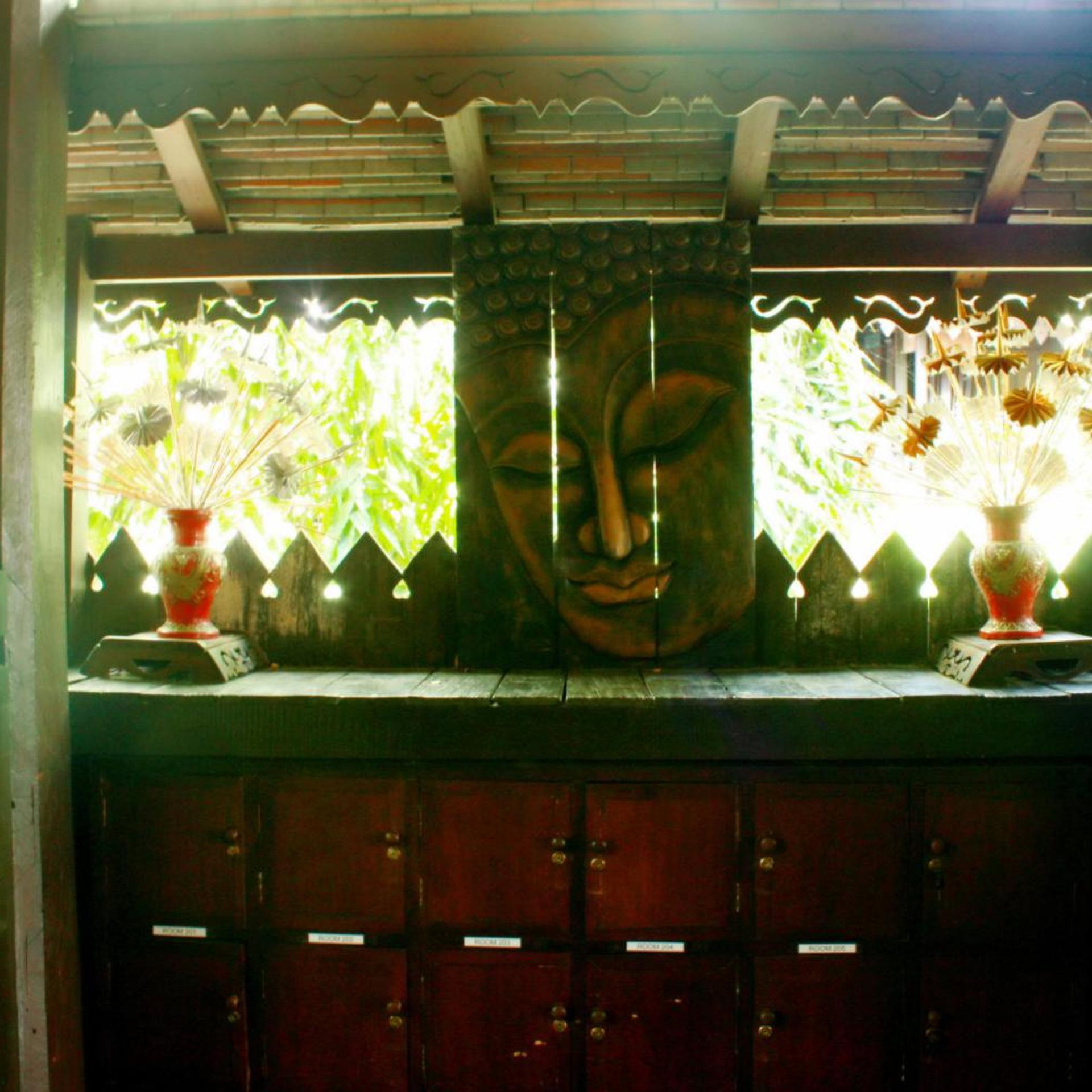 Club One Seven Gay Men Hotel Chiang Mai 17/51