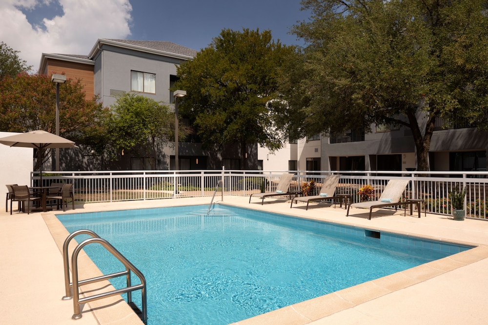 Courtyard By Marriott Austin Round Rock 32/54