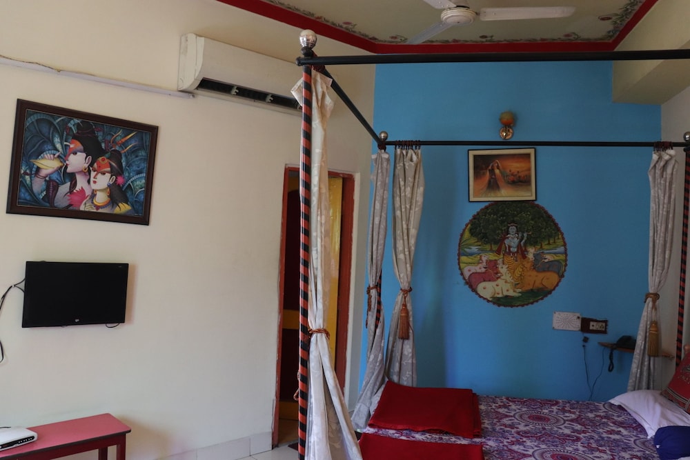 Govind Hotel 42/58