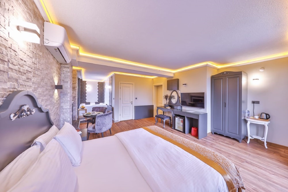 Agva Pieria Luxury Hotel 4/47