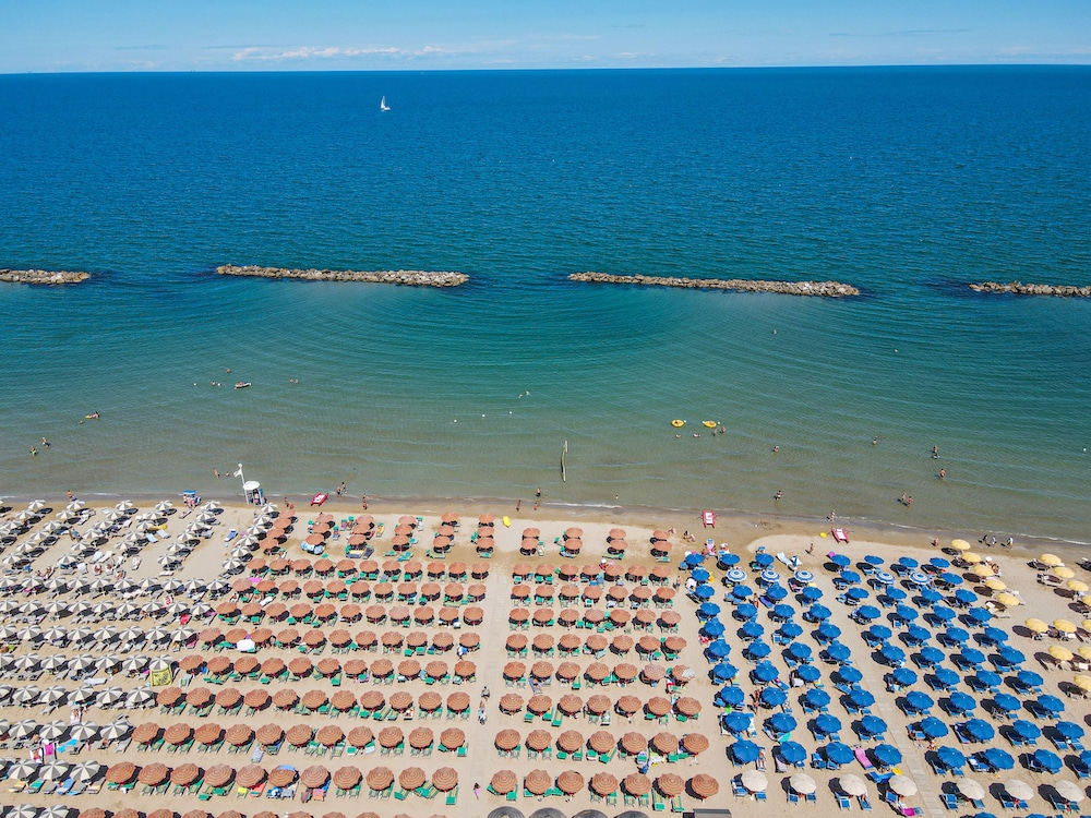 Nautilus Family Hotel 46/50