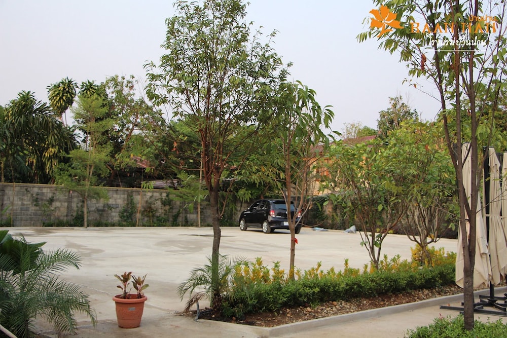 Baan Nan Hotel 52/53