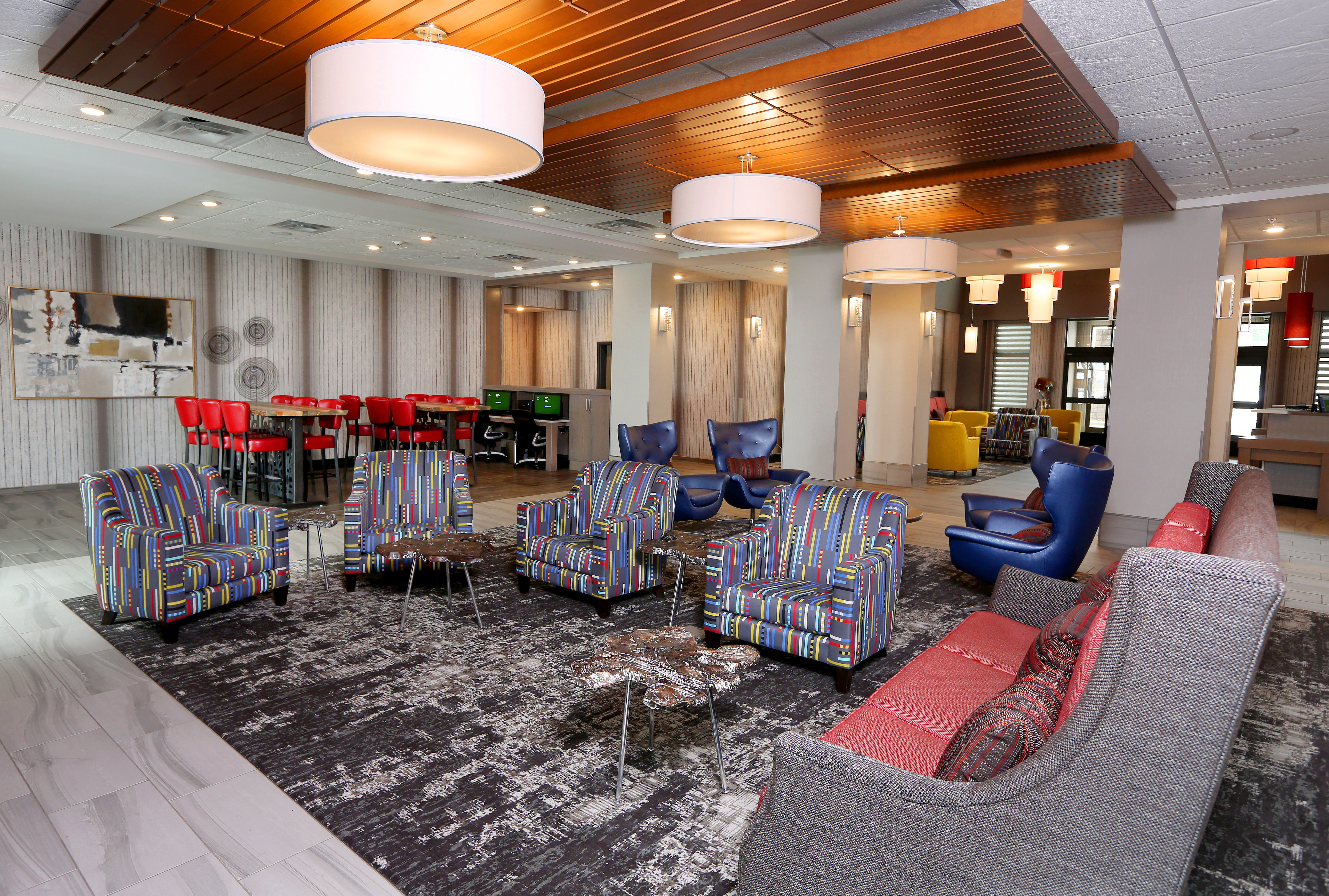 Holiday Inn Hotel And Suites Sioux Falls Airport 53/57