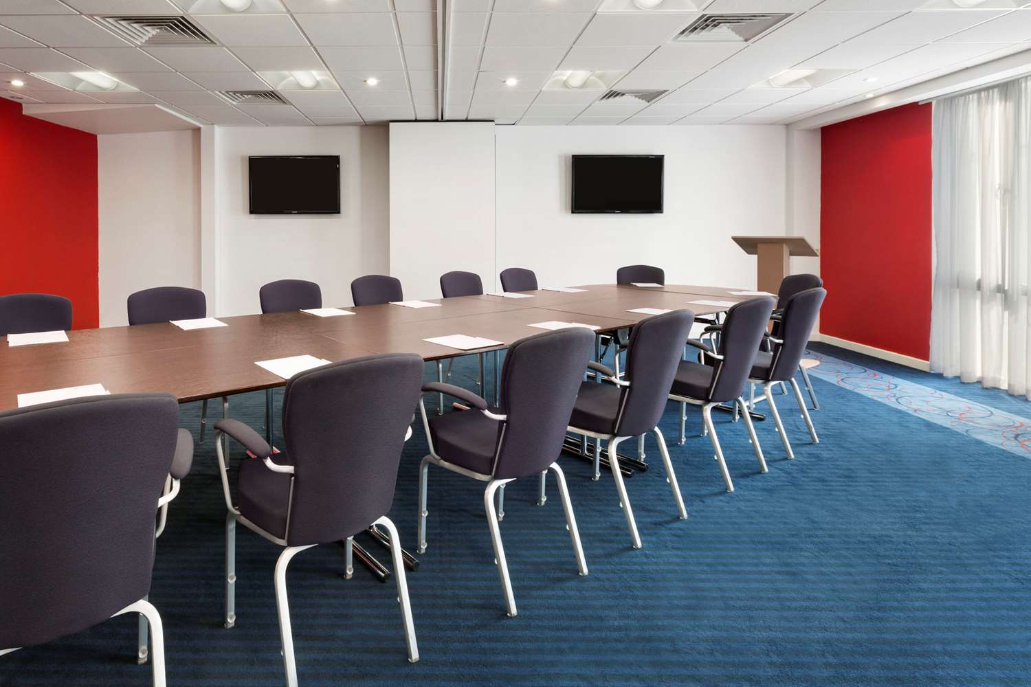 Ramada Encore by Wyndham Leicester City Centre 29/33