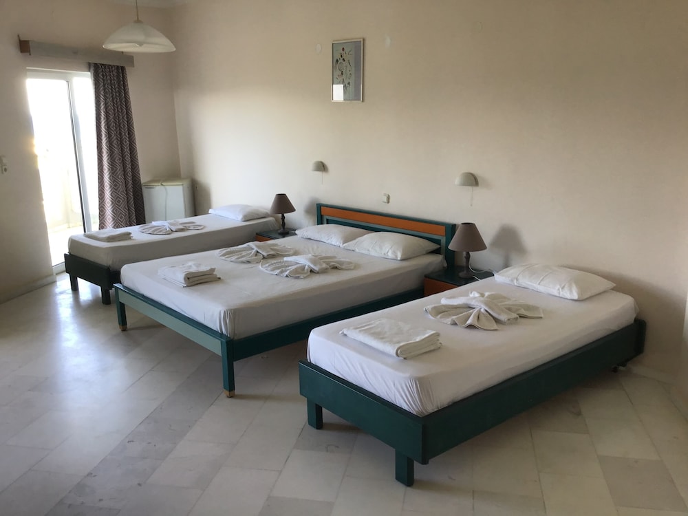 Regina Hotel 25/77