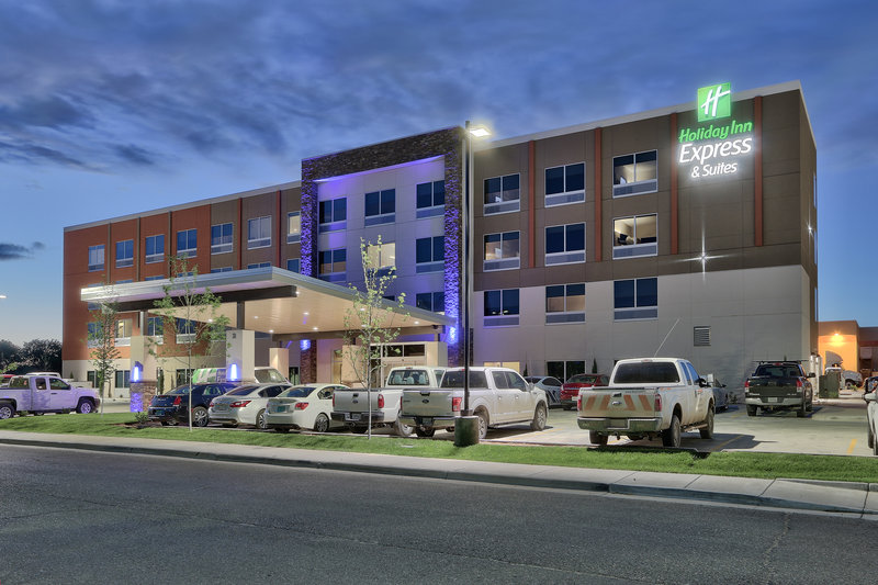 Holiday Inn Express & Suites Roswell 3/68