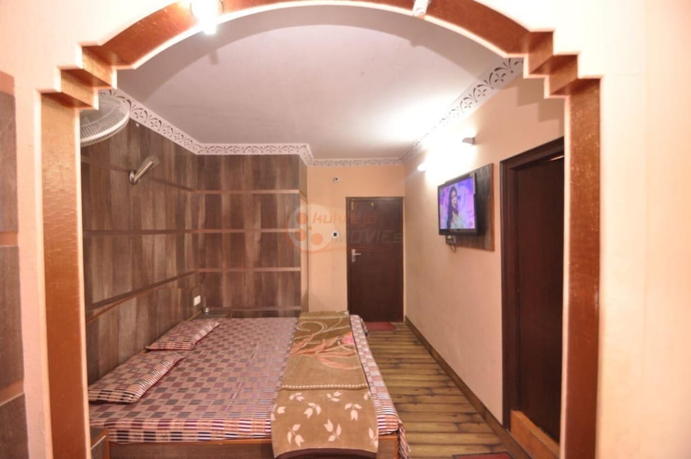 Hotel Sidharth Regency 22/34