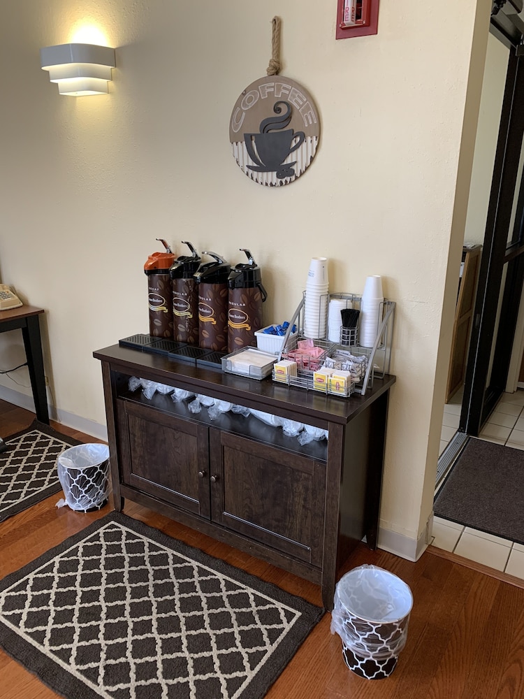 Super 8 by Wyndham Watertown WI 8/49