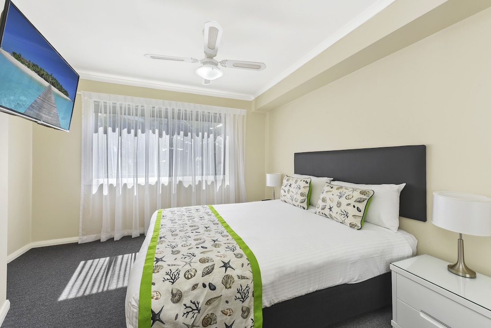 2 BEDROOMS, APARTMENT, QUEEN AND TWIN BEDS, HOT TUB