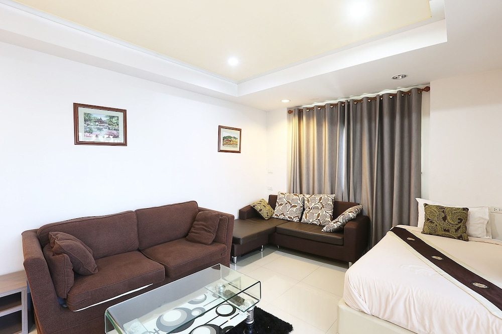 V Place Residence 35/50