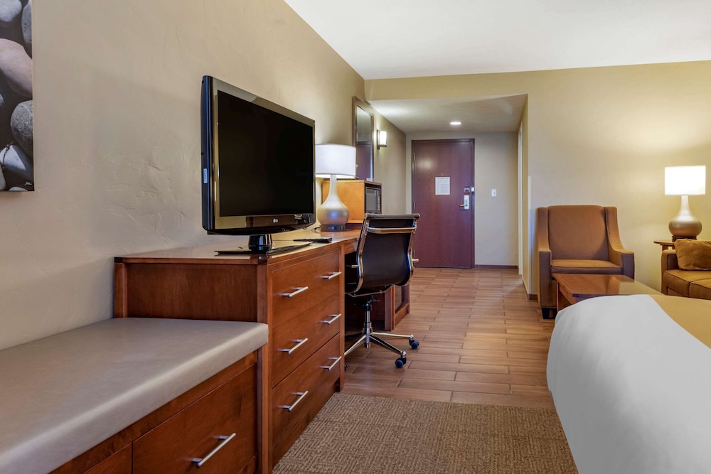Quality Inn Dover OH 38/42