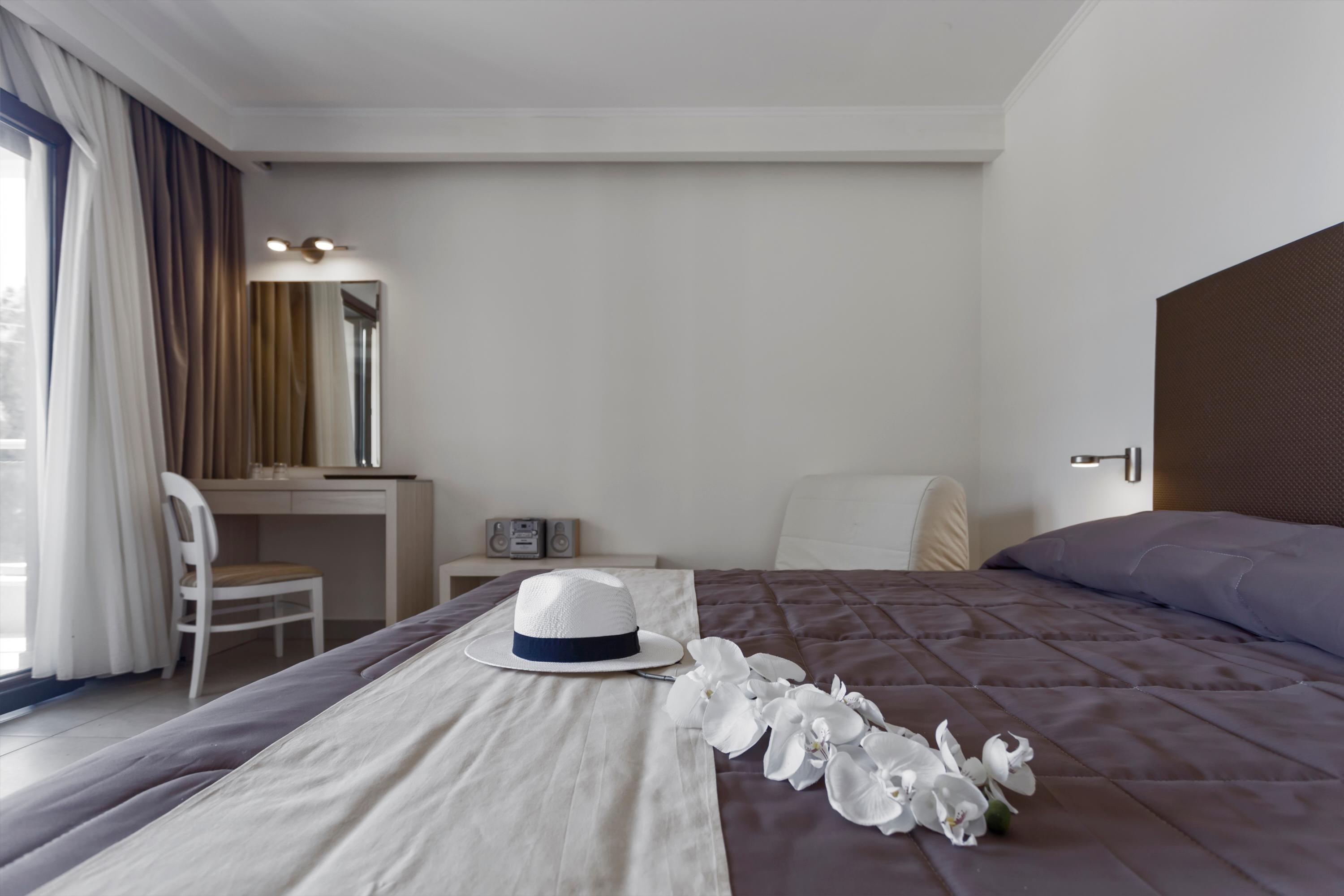 Lagomandra Beach Hotel and Suites 26/71