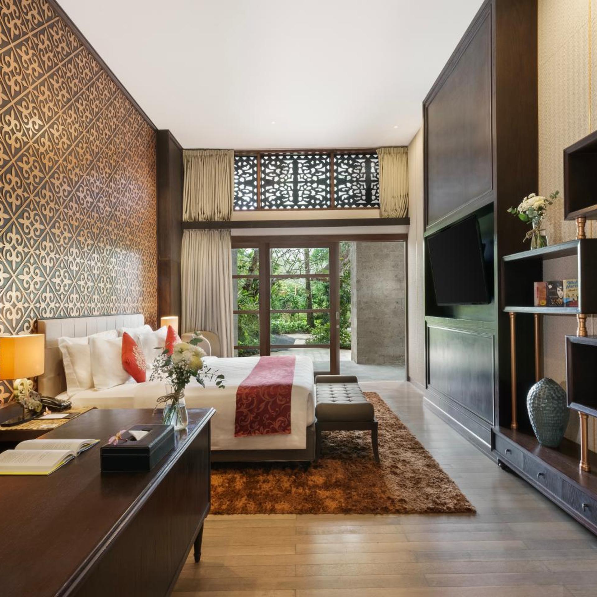 Presidential, Suite, King Bed, Pool Access
