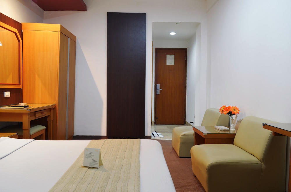 Puri Mega Hotel 17/28