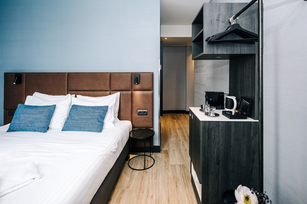 Amsterdam Beach Hotel 24/61