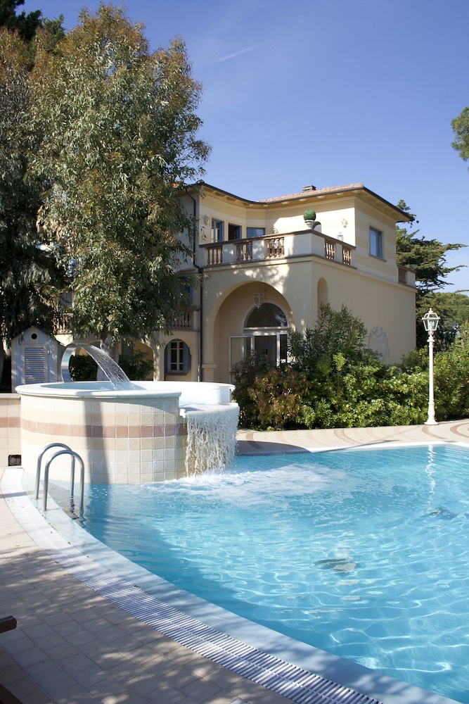 Relais & Residence Villa Mazzanta 44/50