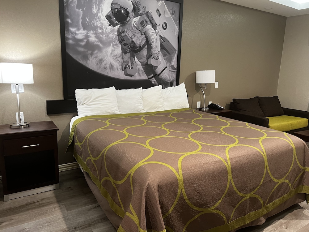 Super 8 By Wyndham Kingwood Houston North 9/36
