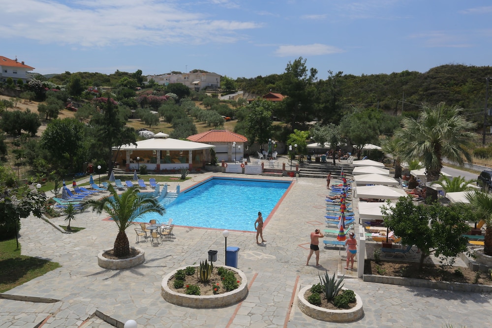 Hilltop Hotel 27/30
