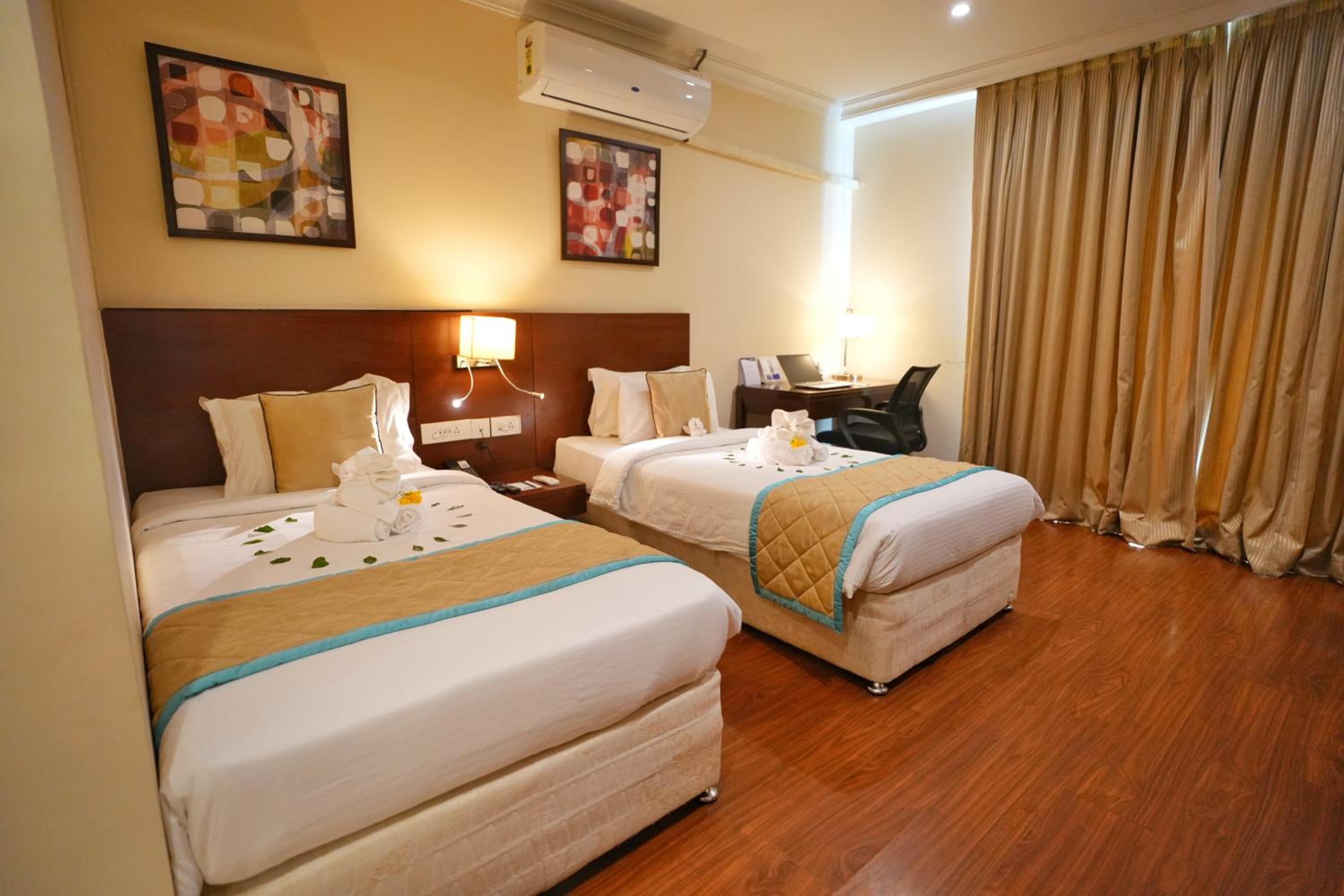 Classic, Twin Beds
