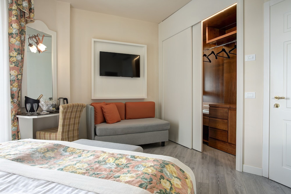 Hotel Cavalieri Palace 69/90