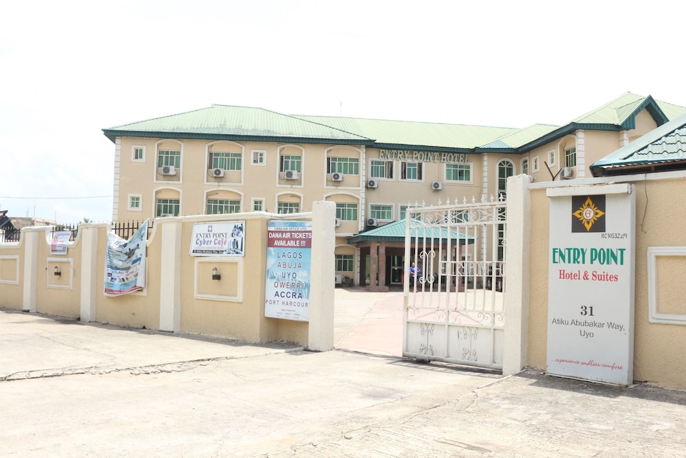 Entry Point Hotel 1/49