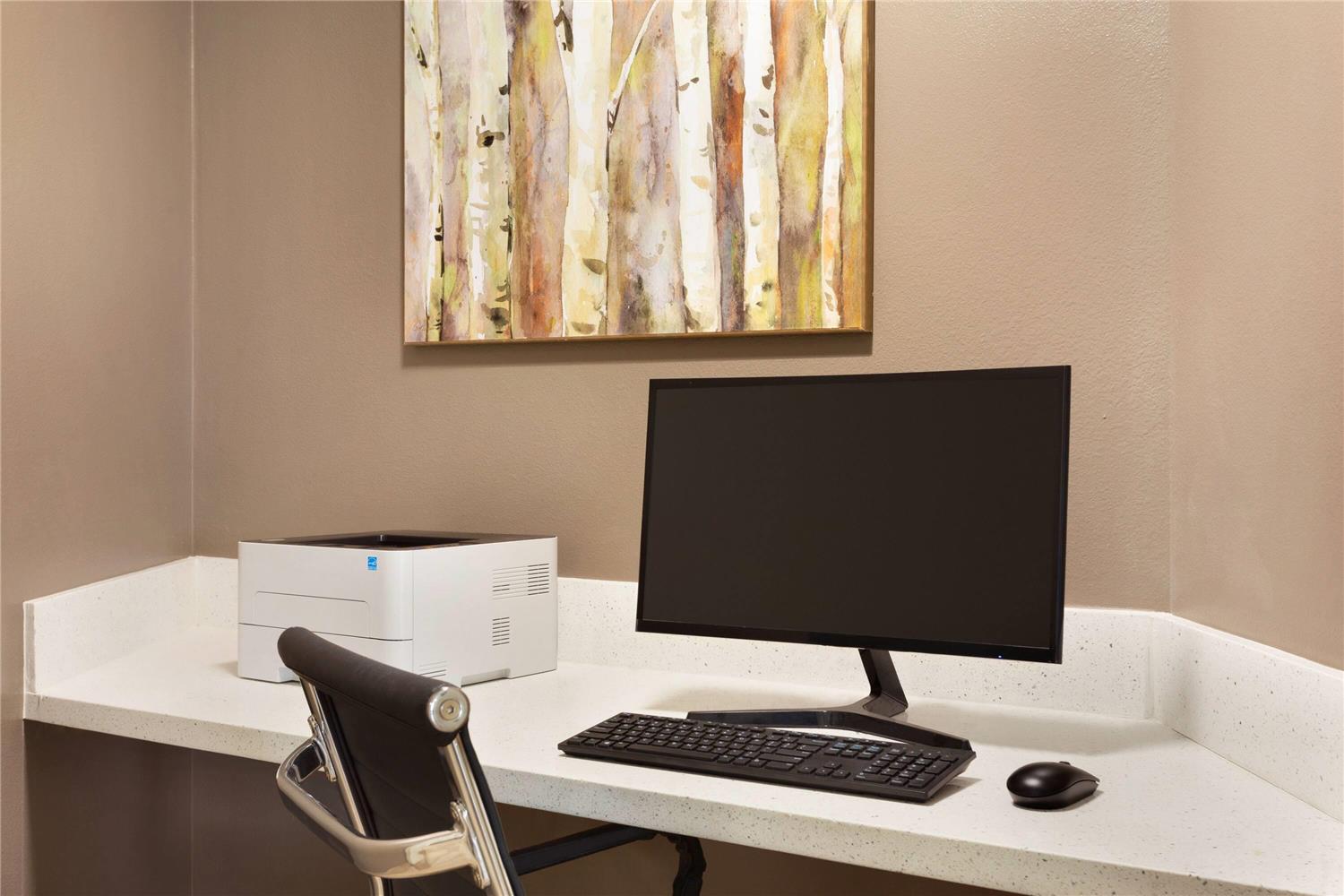 Hawthorn Suites By Wyndham St. Robert/Ft. Leonard Wood 8/11