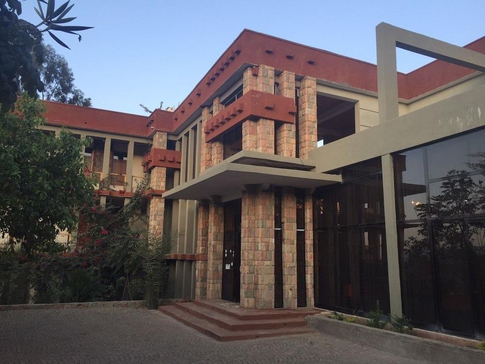 Cliff Edge Hotel - Lalibela 2/9