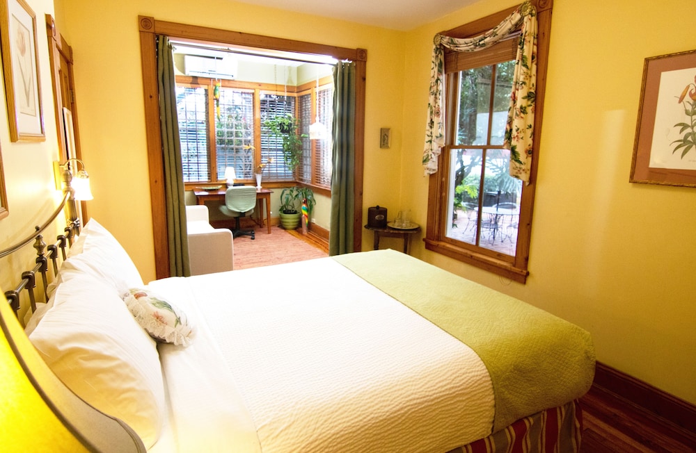 Sweetwater Branch Inn 20/77