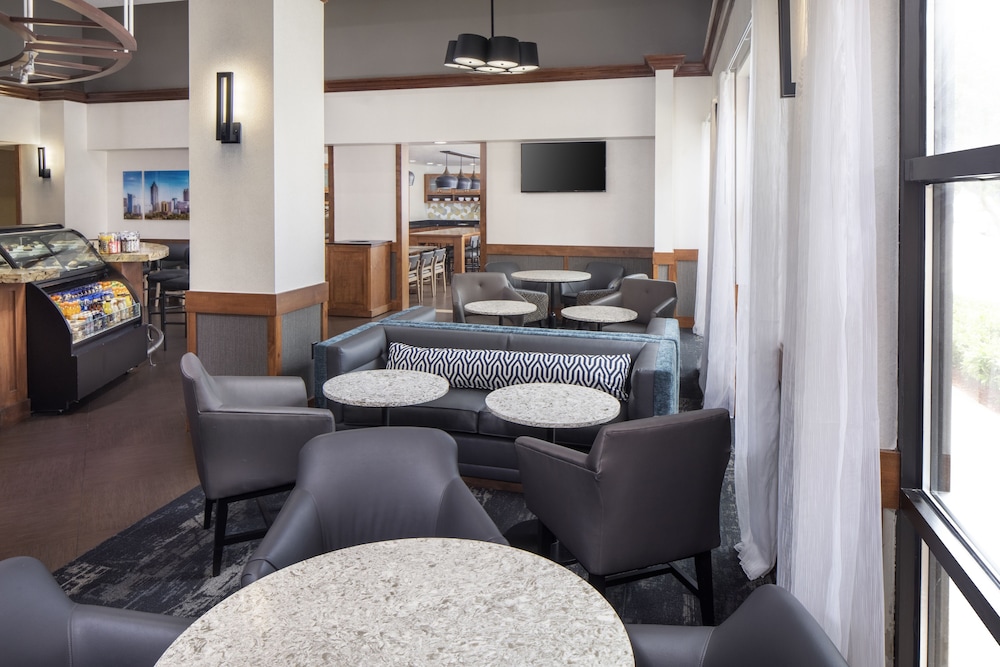 Hyatt Place Atlanta Arpt North 38/71