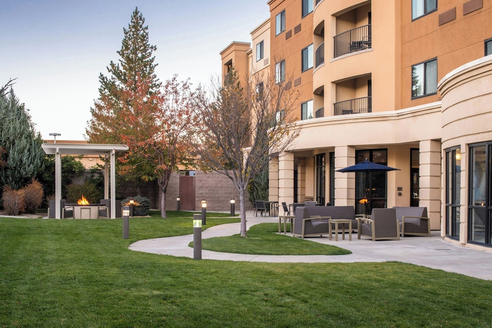 Courtyard Carson City 45/50