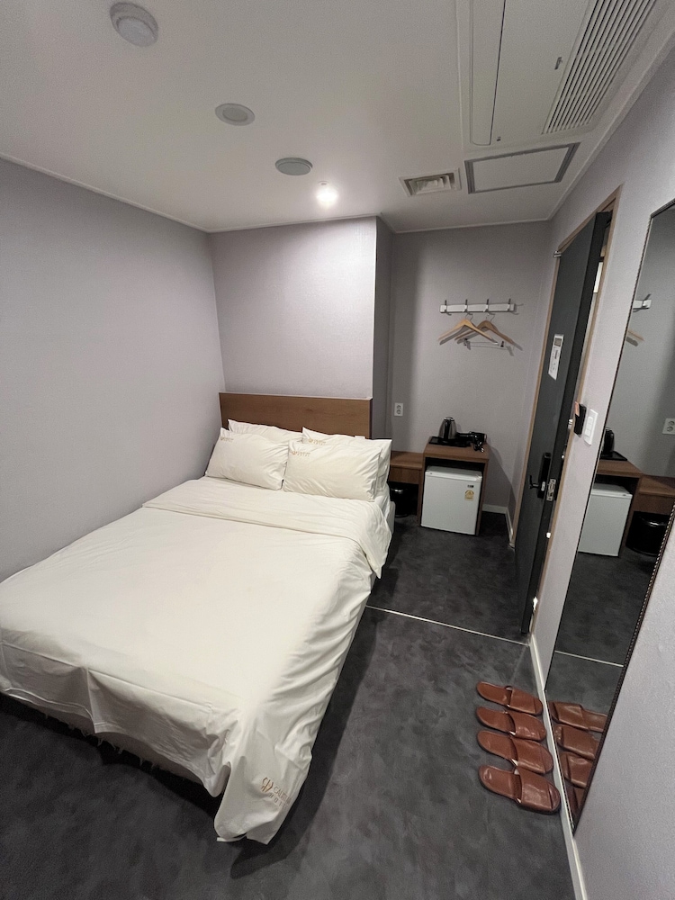 ROOM, DOUBLE BED, PRIVATE BATHROOM