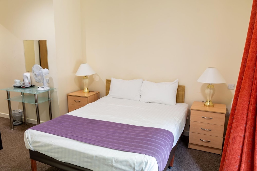 Trecarn Hotel Torquay 12/41