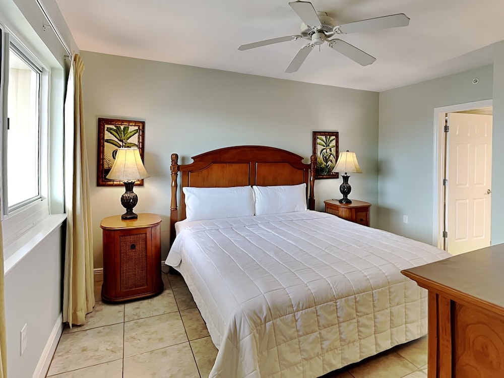 236 Emerald Beach Resort 26/80