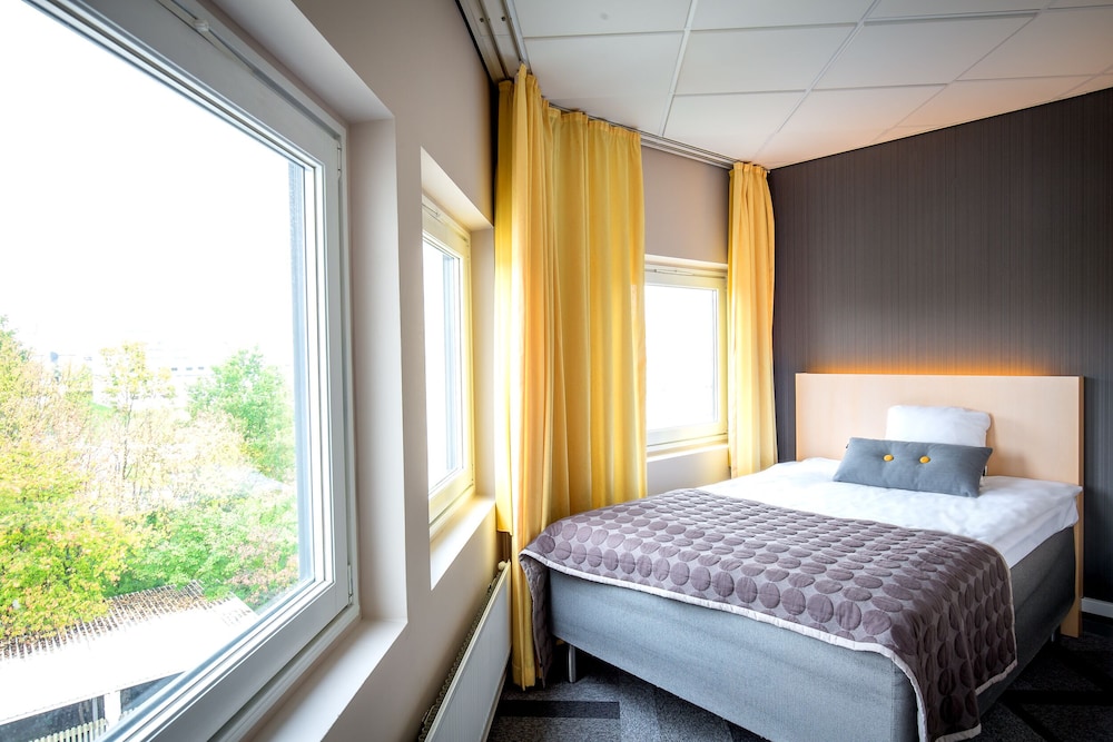Lautruppark Hotel 11/61