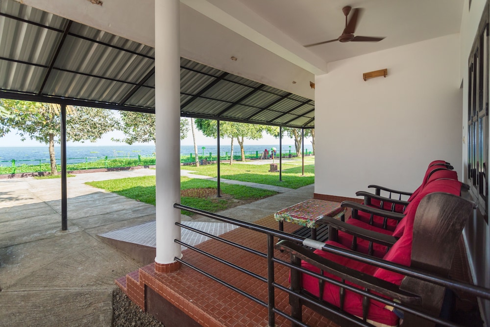 Illikkalam Lakeside Cottages 44/66