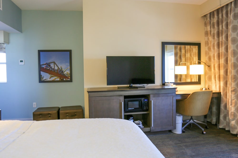 Hampton Inn and Suites by Hilton Clearwater Beach 66/83