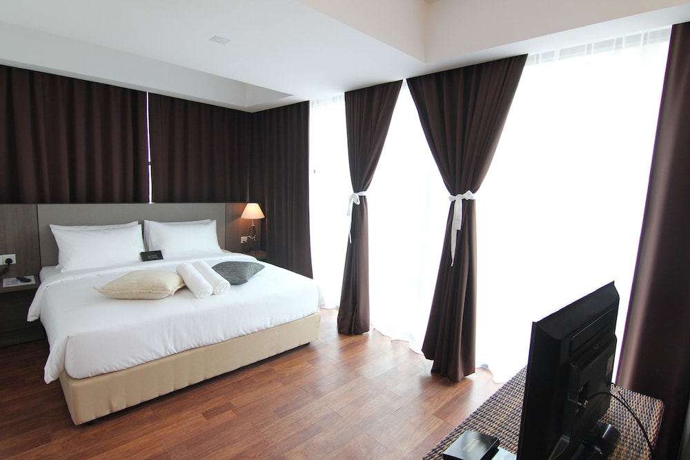 Nexus Regency Suites & Hotel 26/69