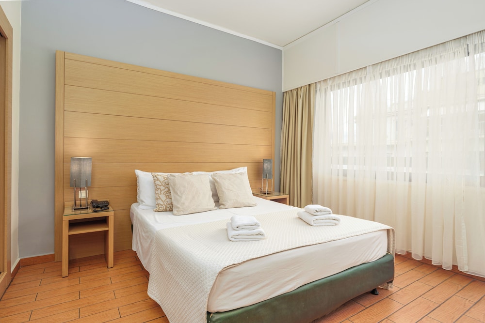 Parnon Hotel 11/45