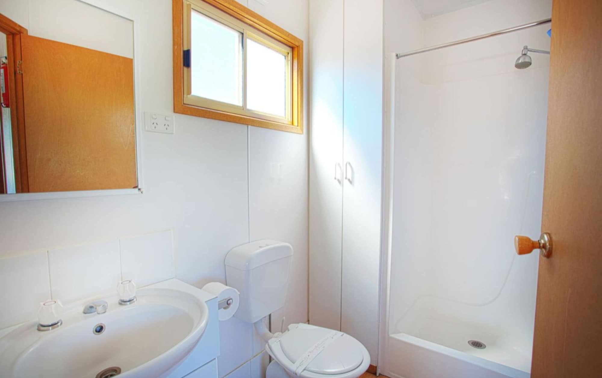 2 Bedrooms, Cabin, 1 Double and 2 Bunk Beds, Pet Friendly