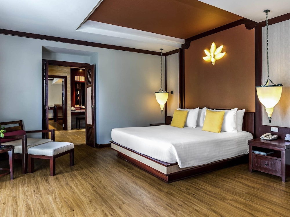 Beyond Samui 11/50