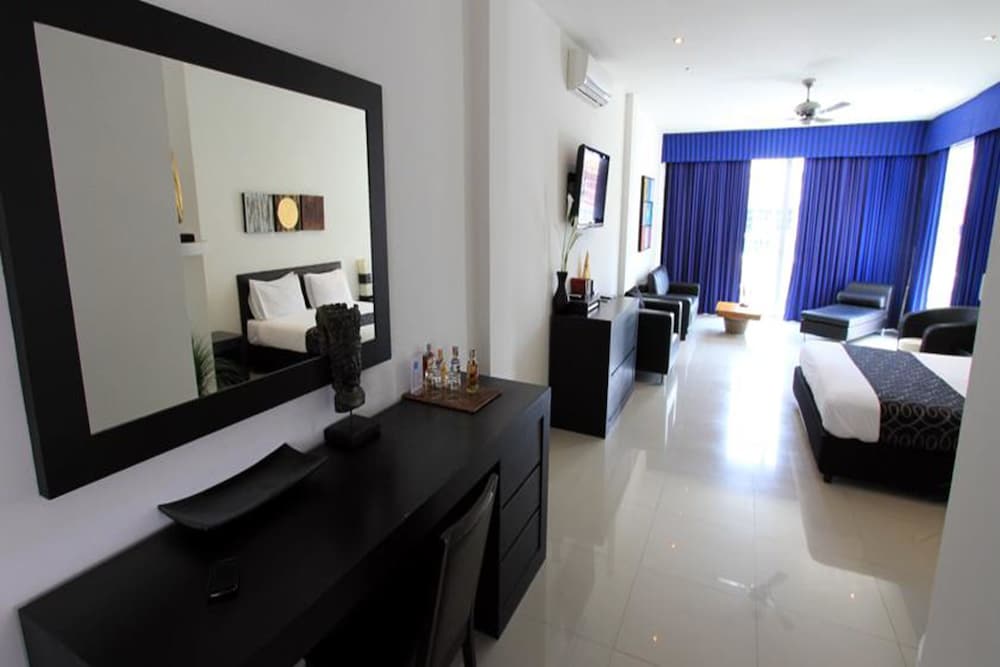 East Suites 41/73
