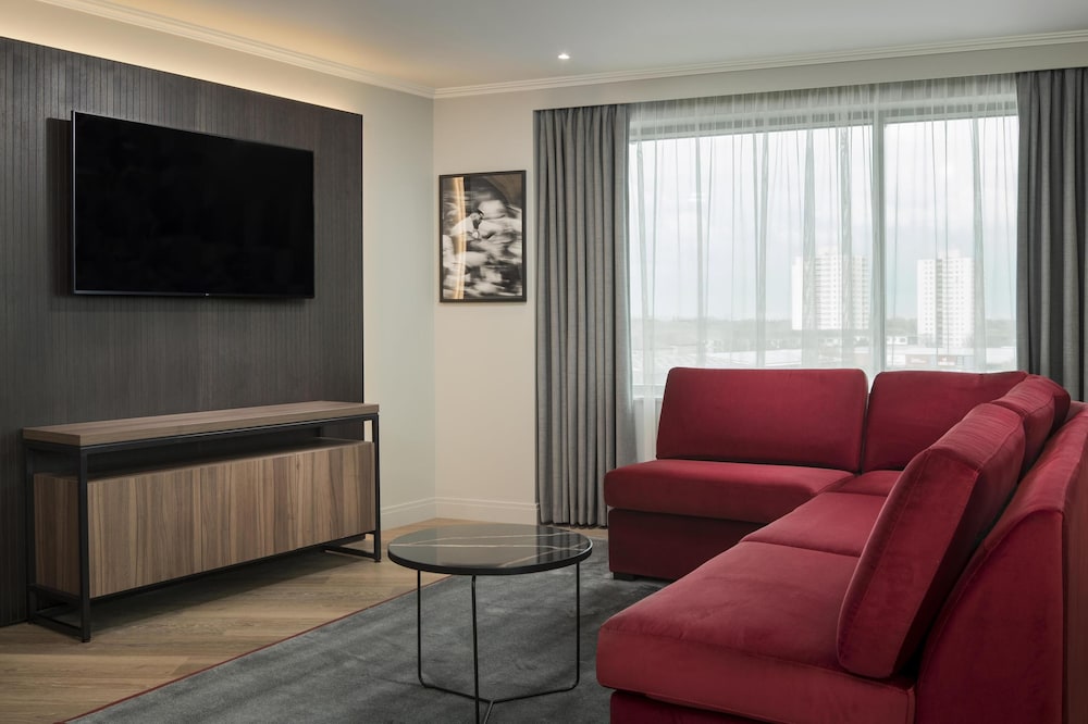 Radisson RED London Twickenham 41/62