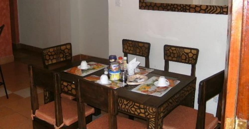 Fahari Guest House 9/15
