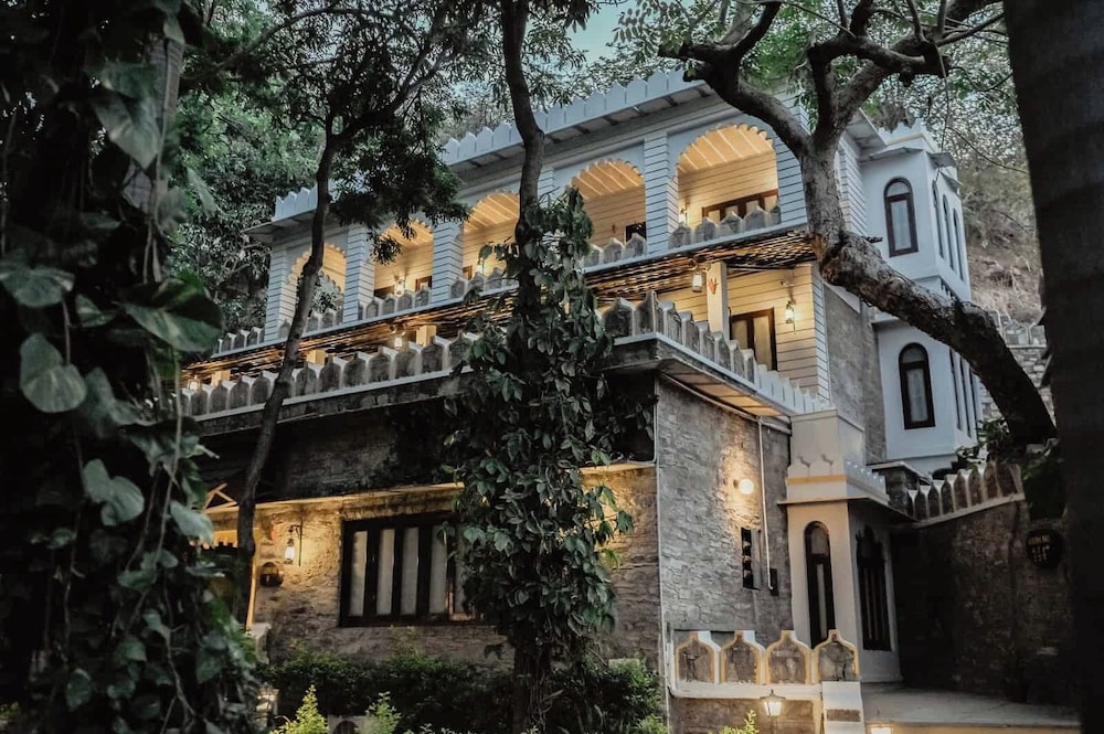 Aodhi Hotel 7/50