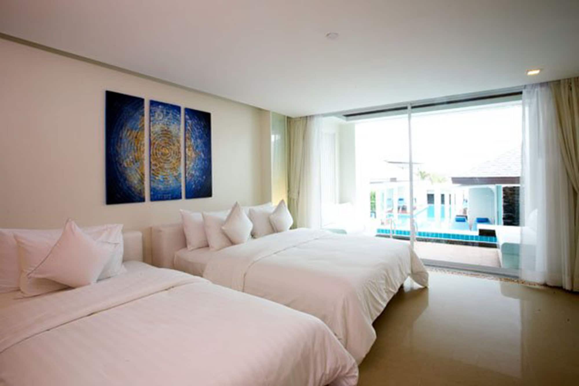 DELUXE, VILLA, POOL ACCESS