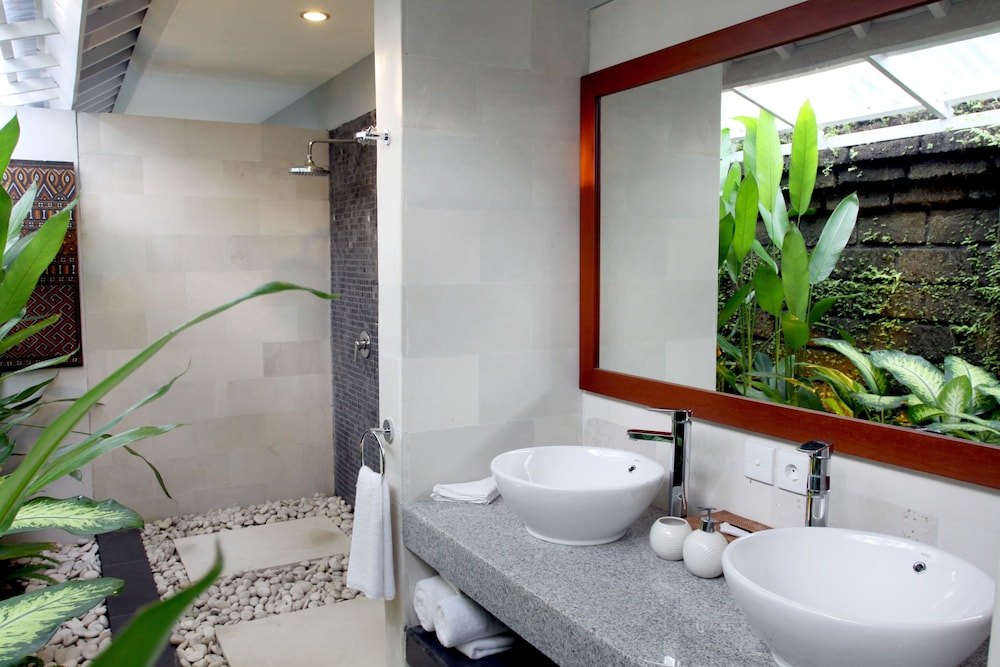 Anyar Estate 44/50